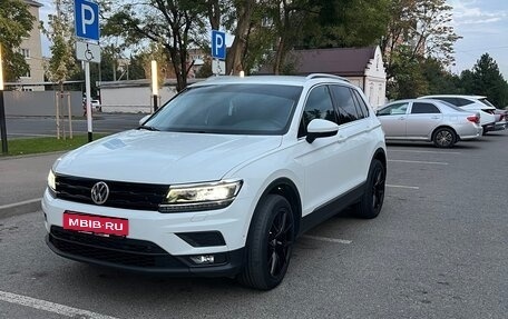 Volkswagen Tiguan II, 2018 год, 2 950 000 рублей, 1 фотография