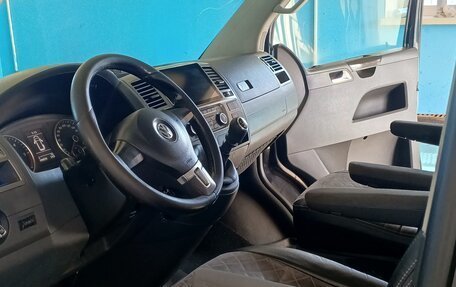 Volkswagen Caravelle T5, 2013 год, 1 725 000 рублей, 6 фотография