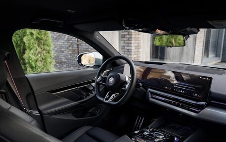 BMW 5 серия, 2023 год, 8 500 000 рублей, 13 фотография