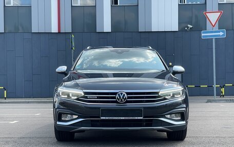 Volkswagen Passat B8 рестайлинг, 2021 год, 4 450 000 рублей, 3 фотография