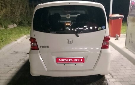 Honda Freed I, 2010 год, 950 000 рублей, 3 фотография