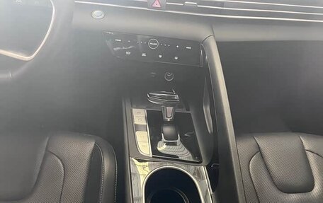 Hyundai Elantra, 2023 год, 1 560 000 рублей, 12 фотография