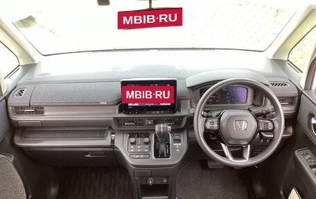 Honda Stepwgn, 2022 год, 2 080 000 рублей, 9 фотография