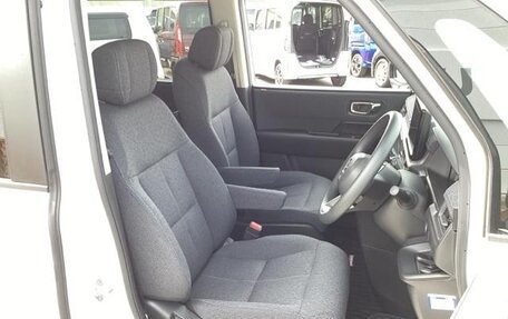 Honda Stepwgn, 2022 год, 2 080 000 рублей, 16 фотография