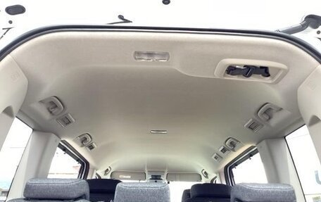 Honda Stepwgn, 2022 год, 2 080 000 рублей, 25 фотография