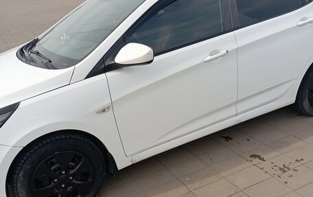 Hyundai Solaris II рестайлинг, 2014 год, 695 000 рублей, 3 фотография