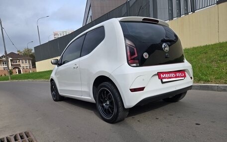 Volkswagen up! I рестайлинг, 2018 год, 1 250 000 рублей, 6 фотография