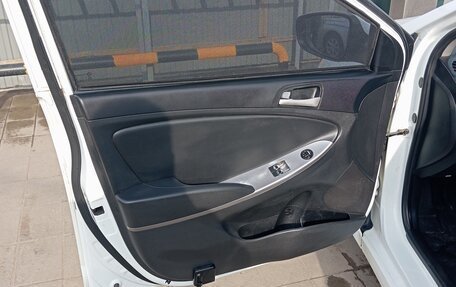 Hyundai Solaris II рестайлинг, 2014 год, 695 000 рублей, 5 фотография
