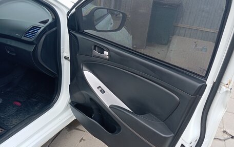 Hyundai Solaris II рестайлинг, 2014 год, 695 000 рублей, 10 фотография