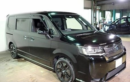 Honda Stepwgn, 2022 год, 2 050 000 рублей, 1 фотография