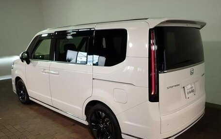 Honda Stepwgn, 2022 год, 2 055 000 рублей, 3 фотография