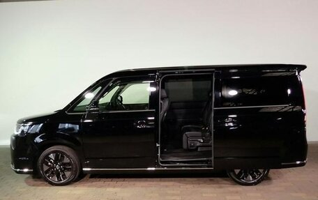 Honda Stepwgn, 2022 год, 2 050 000 рублей, 3 фотография