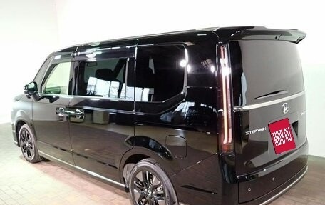 Honda Stepwgn, 2022 год, 2 050 000 рублей, 2 фотография