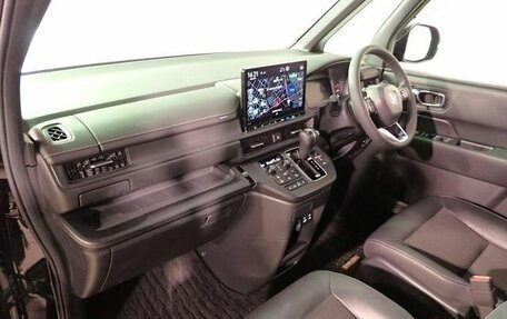 Honda Stepwgn, 2022 год, 2 050 000 рублей, 19 фотография