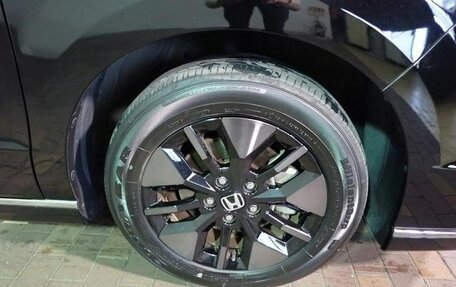 Honda Stepwgn, 2022 год, 2 050 000 рублей, 21 фотография