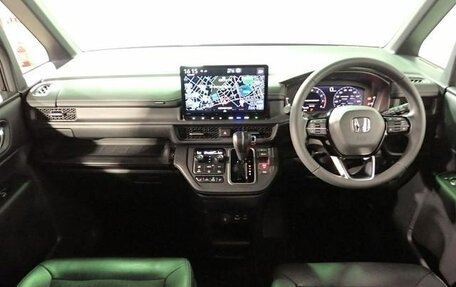 Honda Stepwgn, 2022 год, 2 050 000 рублей, 24 фотография
