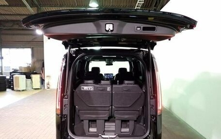 Honda Stepwgn, 2022 год, 2 050 000 рублей, 26 фотография