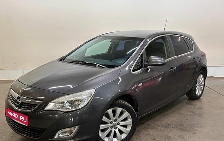Opel Astra J, 2011 год, 777 000 рублей, 1 фотография