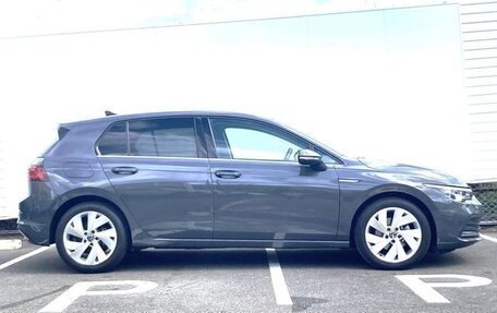 Volkswagen Golf VIII, 2021 год, 1 600 000 рублей, 4 фотография