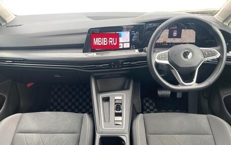 Volkswagen Golf VIII, 2021 год, 1 600 000 рублей, 7 фотография