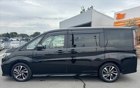 Honda Stepwgn IV, 2018 год, 1 573 027 рублей, 4 фотография