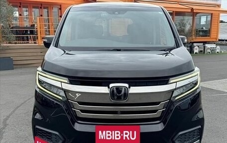 Honda Stepwgn IV, 2018 год, 1 573 027 рублей, 2 фотография