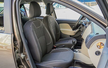 Renault Logan II, 2018 год, 995 000 рублей, 8 фотография