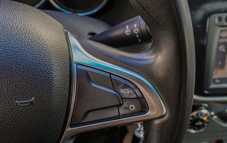 Renault Logan II, 2018 год, 995 000 рублей, 14 фотография
