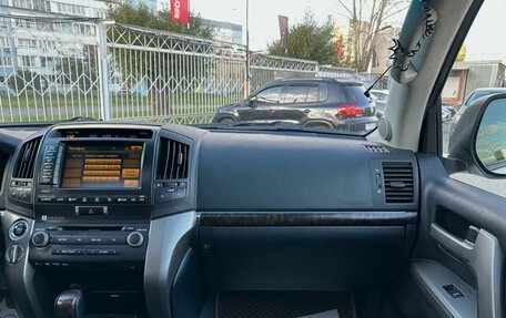 Toyota Land Cruiser 200, 2009 год, 2 799 000 рублей, 32 фотография