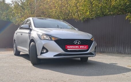Hyundai Solaris II рестайлинг, 2022 год, 1 300 000 рублей, 2 фотография