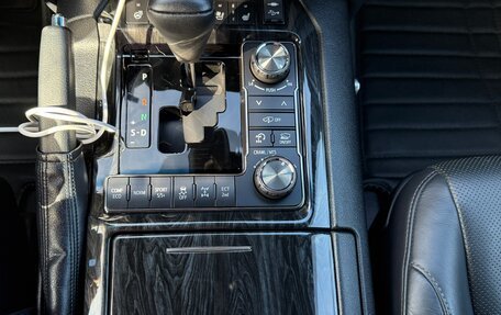 Toyota Land Cruiser 200, 2016 год, 5 500 000 рублей, 21 фотография