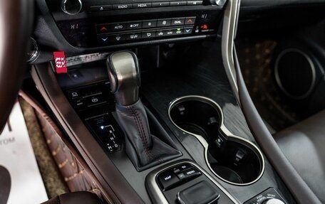 Lexus RX IV рестайлинг, 2019 год, 4 725 000 рублей, 13 фотография