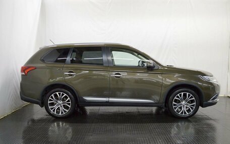 Mitsubishi Outlander III рестайлинг 3, 2015 год, 1 534 000 рублей, 4 фотография