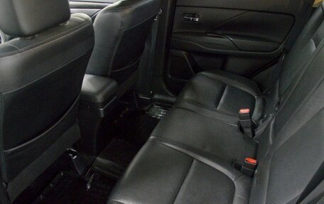 Mitsubishi Outlander III рестайлинг 3, 2015 год, 1 534 000 рублей, 12 фотография