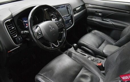 Mitsubishi Outlander III рестайлинг 3, 2015 год, 1 534 000 рублей, 11 фотография