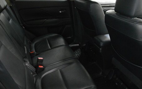 Mitsubishi Outlander III рестайлинг 3, 2015 год, 1 534 000 рублей, 14 фотография