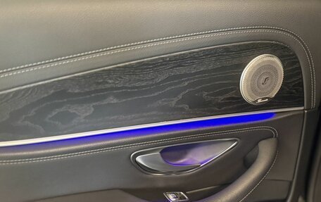 Mercedes-Benz E-Класс, 2018 год, 3 100 000 рублей, 28 фотография