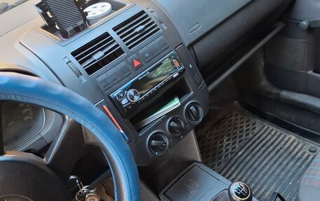 Volkswagen Polo IV рестайлинг, 2005 год, 400 000 рублей, 6 фотография