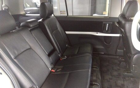 Toyota ISis I, 2016 год, 1 079 000 рублей, 10 фотография