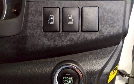 Toyota ISis I, 2016 год, 1 079 000 рублей, 17 фотография