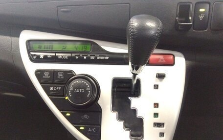 Toyota ISis I, 2016 год, 1 079 000 рублей, 16 фотография