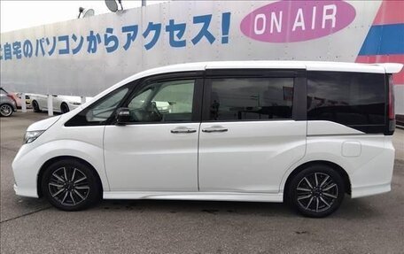 Honda Stepwgn IV, 2017 год, 1 450 000 рублей, 6 фотография