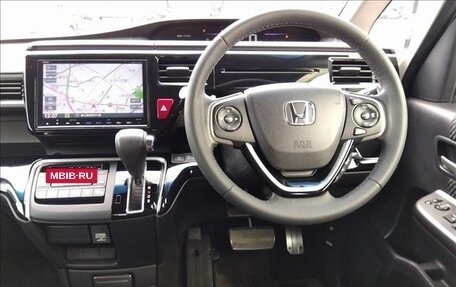 Honda Stepwgn IV, 2017 год, 1 450 000 рублей, 12 фотография