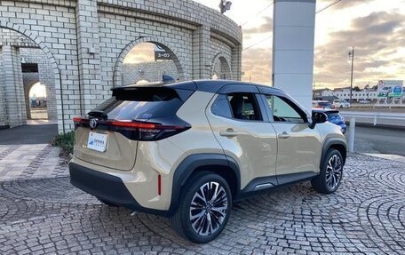 Toyota Yaris Cross, 2022 год, 1 590 000 рублей, 5 фотография