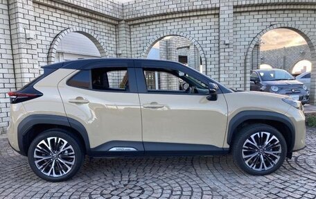 Toyota Yaris Cross, 2022 год, 1 590 000 рублей, 7 фотография