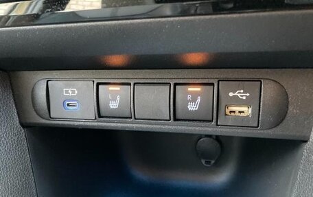 Toyota Yaris Cross, 2022 год, 1 590 000 рублей, 17 фотография