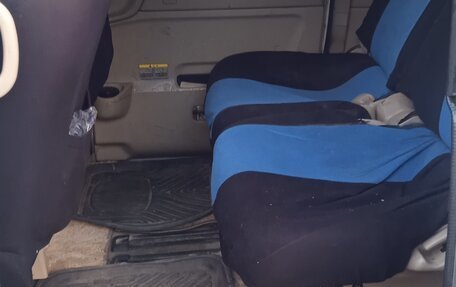 Nissan Serena II, 2005 год, 645 000 рублей, 14 фотография
