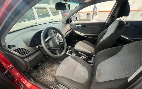 Hyundai Solaris II рестайлинг, 2011 год, 770 000 рублей, 7 фотография