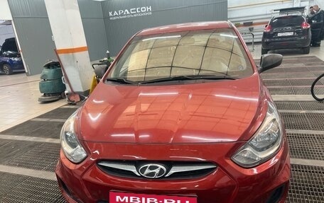 Hyundai Solaris II рестайлинг, 2011 год, 770 000 рублей, 3 фотография
