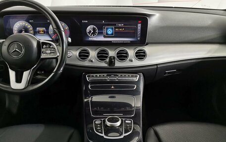 Mercedes-Benz E-Класс, 2019 год, 2 995 000 рублей, 12 фотография